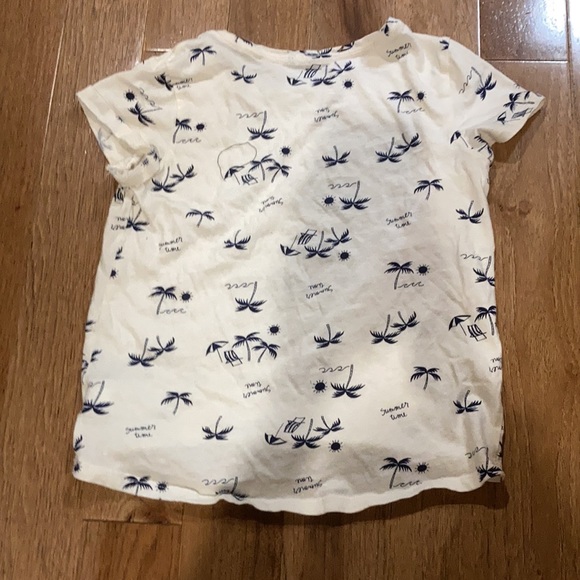 Old Navy Graphic Tee - Picture 2 of 3